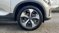 Volvo XC40 2.0 B3P Plus Dark 5dr Auto Petrol Estate